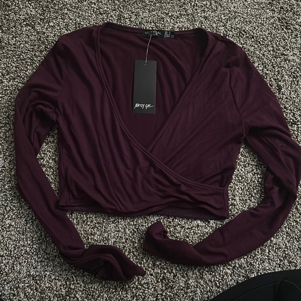 Nasty Gal Size 2 Long sleeve Burgundy Crop Top